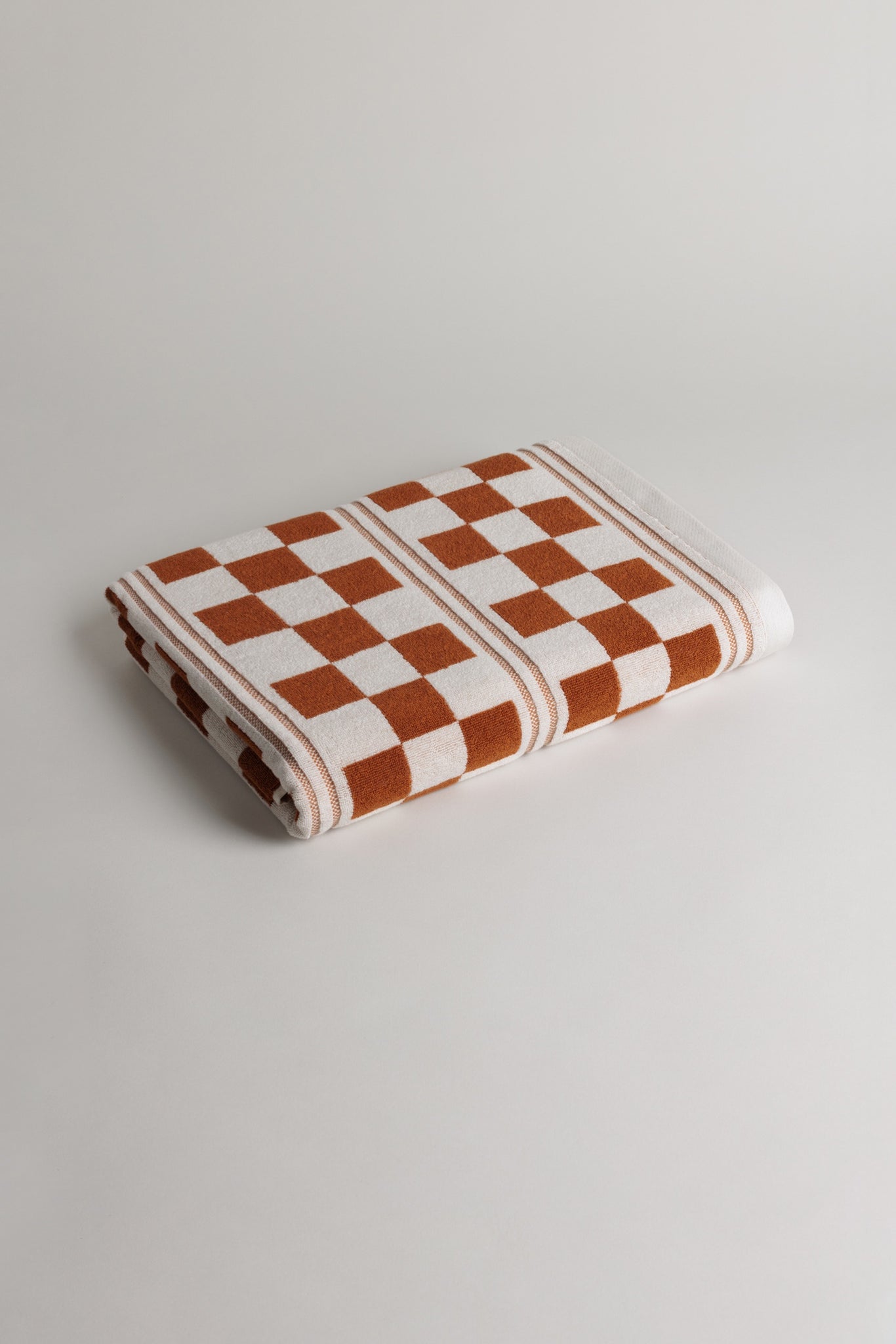 Busby Pool Towel in Fuyu & Chalk