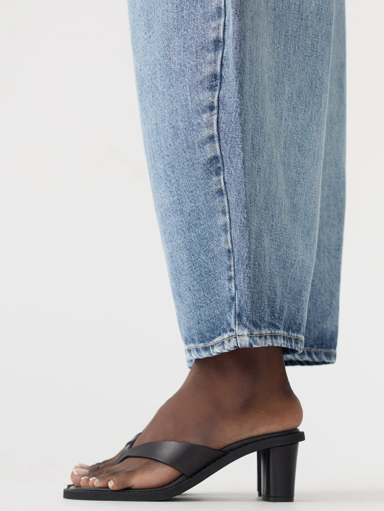 barrel leg jean