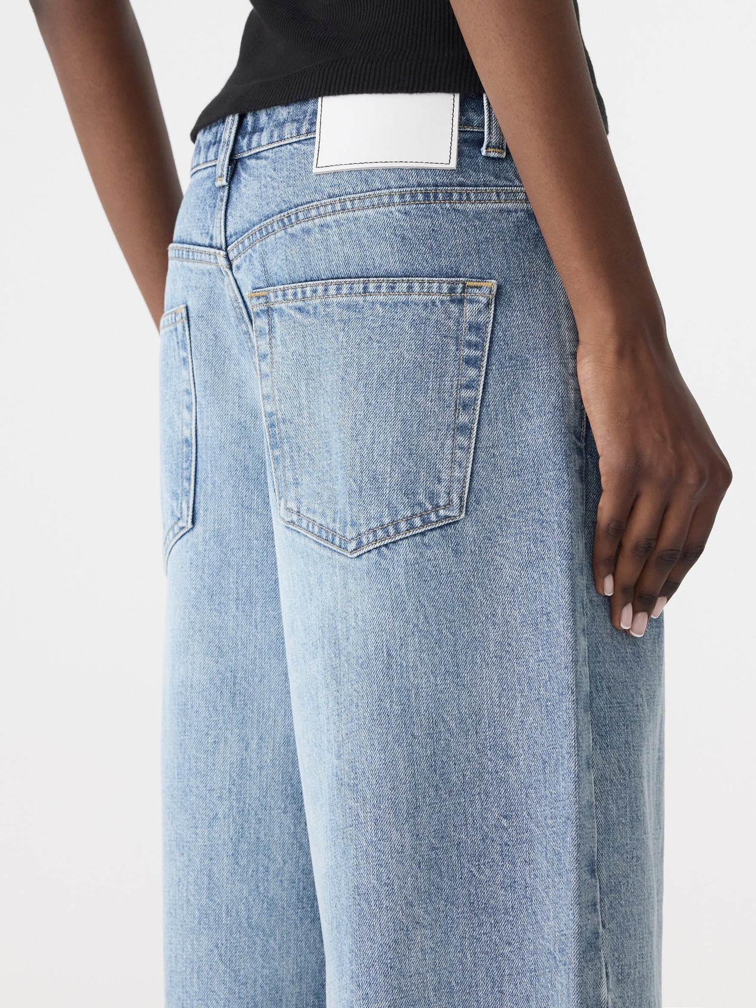 barrel leg jean