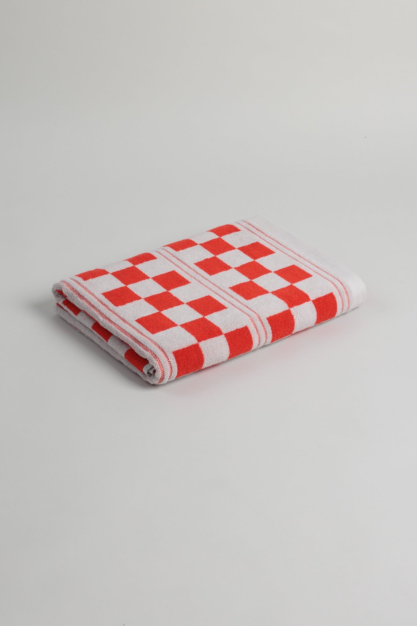 Busby Pool Towel in Cloud & Ranch Red